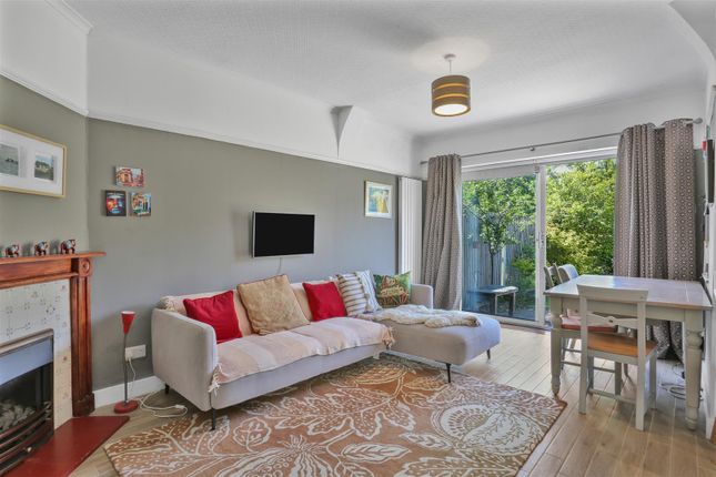 17, Queens Acre, Cheam photo 4