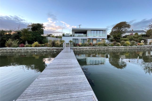 Pontoon And House