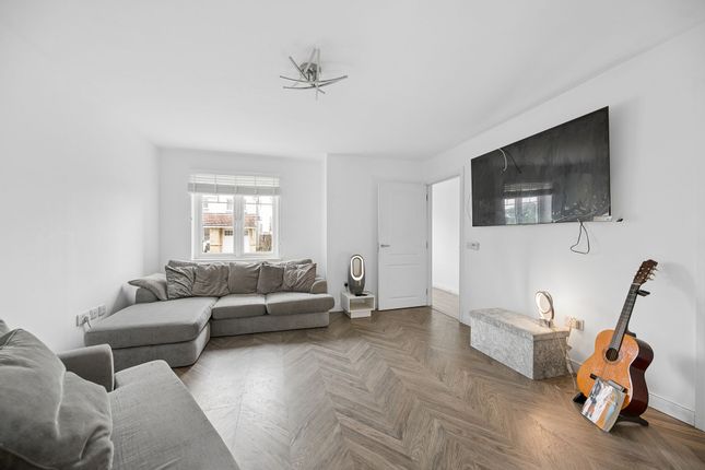 36 Hare Moss View, Whitburn photo 2