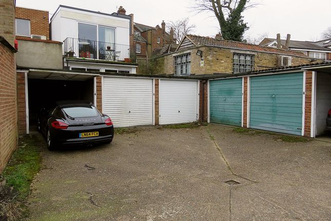 Parking/garage to rent in Townsend Yard, Highgate