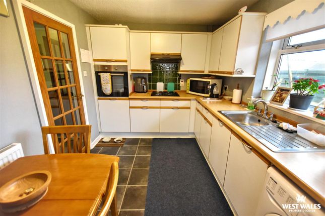 43, Devonshire Road, Pembroke Dock photo 3