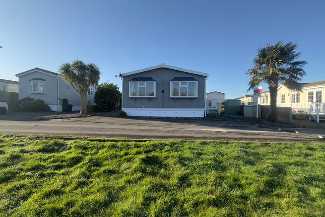 2-bed caravan on 2a, Centre Drive, Banwell, North Somerset, £150,000