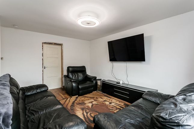 9, Cardross Crescent, Broxburn photo 4