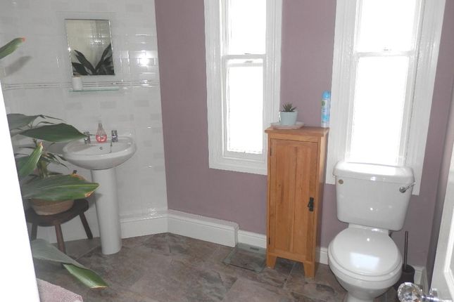 Terraced house to rent in Alexandra Place, Penzance