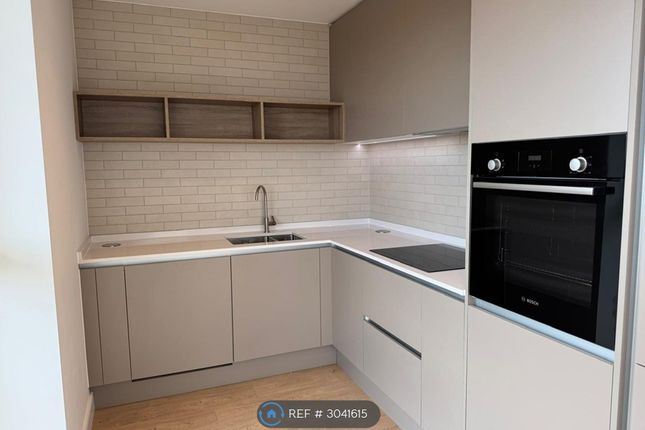 Apartment, Bow House Quay Walk, Wembley photo 2