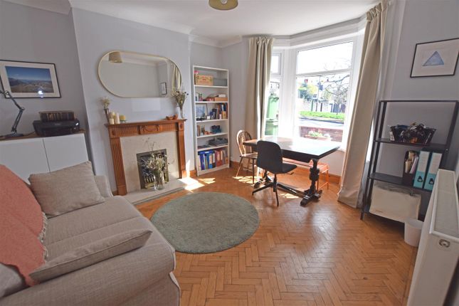 6, Rhigos Gardens, Cardiff photo 2