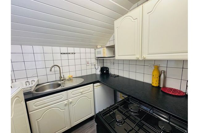 393, Goldhawk Road, Stamford Brook photo 4
