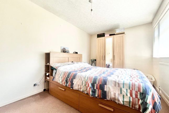 9, Ross Road, Twickenham photo 4