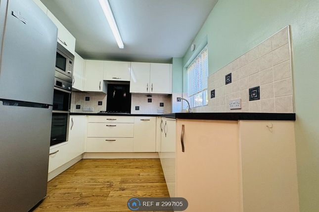Lowry Drive, Pendlebury Swinton, Manchester photo 5