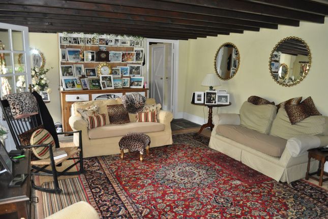 Stavel Hager Cottage, Llanrhidian, Swansea photo 3