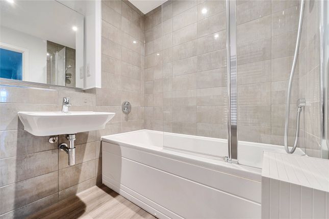 Flat 7, Rowan Court, 41, Lockhart Drive, Berkshire photo 3