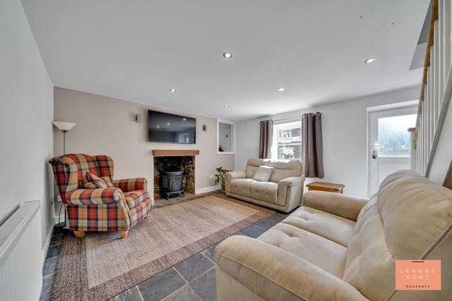 79 Commercial Road, Caerphilly photo 2
