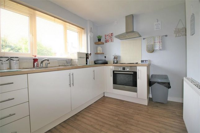 11, Lathkill Grove, Derbyshire photo 3