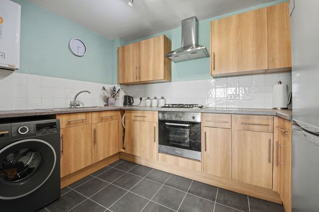Flat 16, Target Place, Southampton photo 2