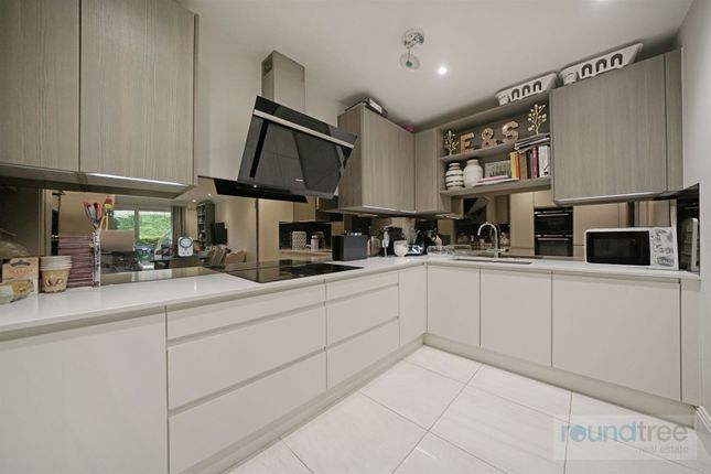 Flat 4, Spectrum Apartments, Hendon photo 2