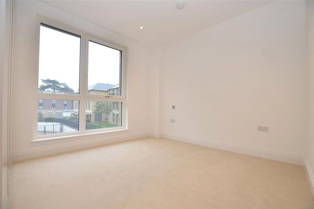 Flat 42,, Camera House, Teddington photo 4