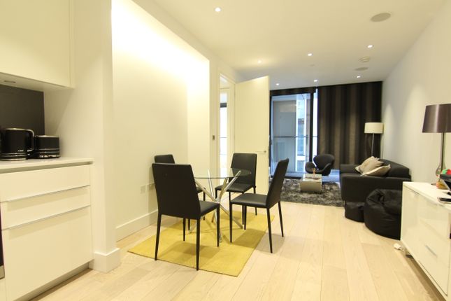 Flat to rent in 3 Merchant Square, London
