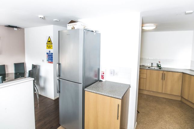 Room 7, St Ann's Lodge, St Ann's Lane, Leeds photo 4