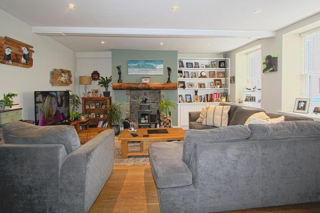 20 High Street, Alderney , Alderney photo 2