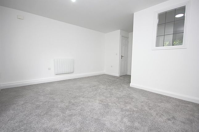 25, Titchfield Grange, Fareham photo 4
