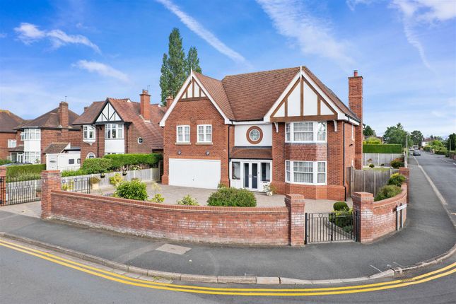 Thumbnail Detached house for sale in Hanbury Park Road, Worcester