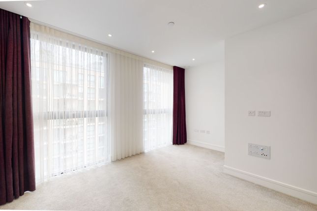 Flat for sale in 17 Stable Walk, London
