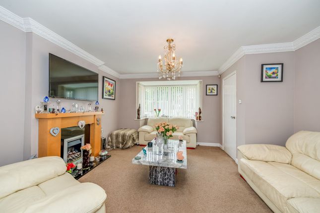 24 Peacock Close, Sheffield photo 2