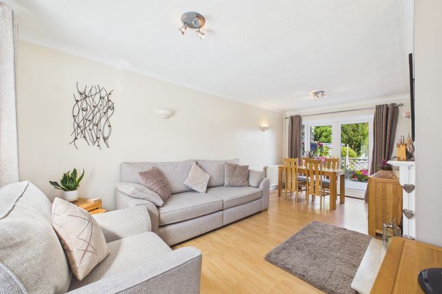 82, Elderberry Road, Cardiff photo 2