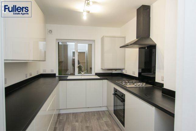 3 Moorland Court, Eversley Park Road, London photo 3