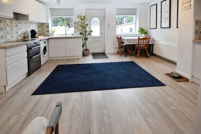 2, Rylands Avenue, Bingley photo 4
