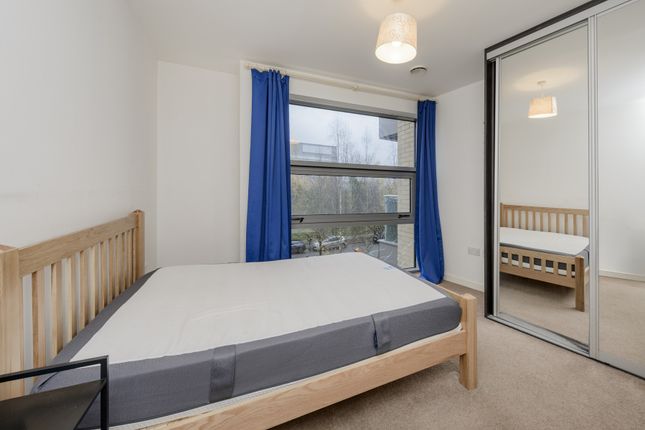 Flat 23 Falcondale Court, Lakeside Drive, Park Royal, London photo 4