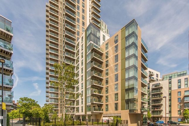 Thumbnail Flat to rent in Woodberry Grove, Finsbury Park, London