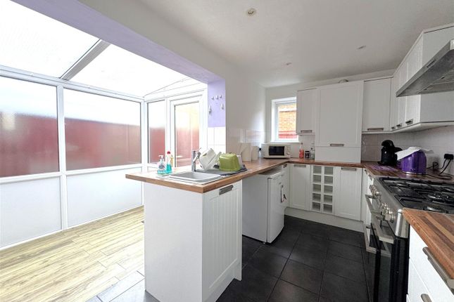 11, Spa Avenue, Weymouth photo 3