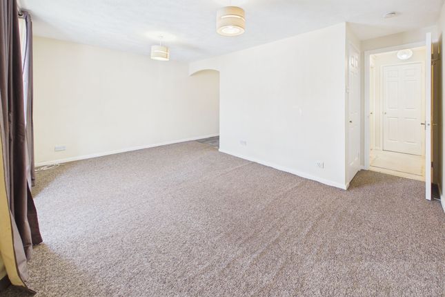 28 Maunsell Park, Crawley photo 3