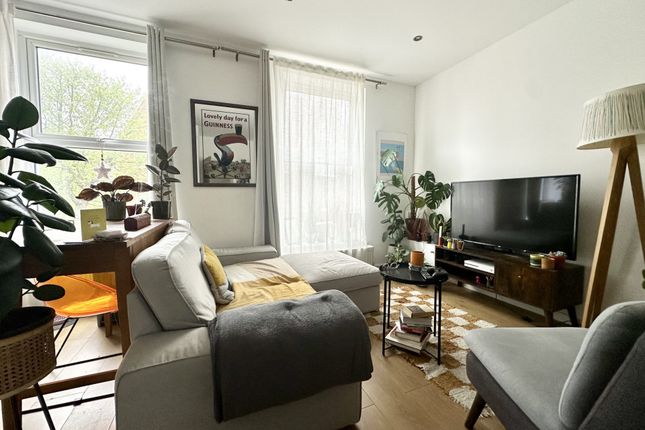 Duplex to rent in Nunhead Lane, Peckham