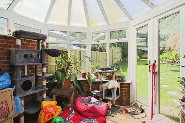 16, Oakley Wood Road, Leamington Spa photo 4