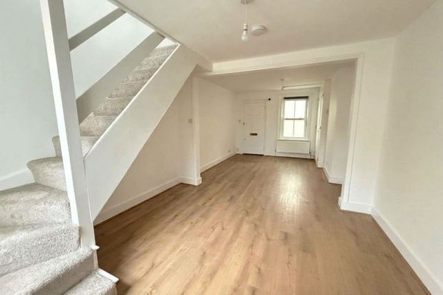 1-bed house on Union Street, High Barnet, £1,650/mo