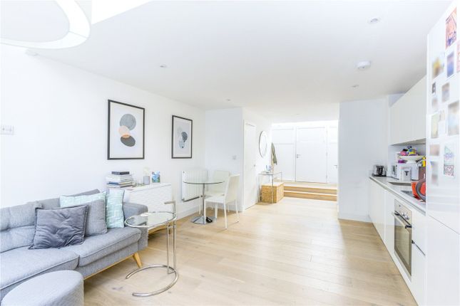 Flat 001,, Severn Court, London photo 3