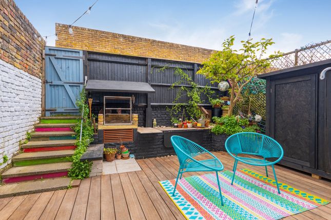 8 Barker Walk, London photo 2