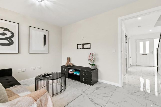76, Broomfield Crescent, Glasgow photo 4