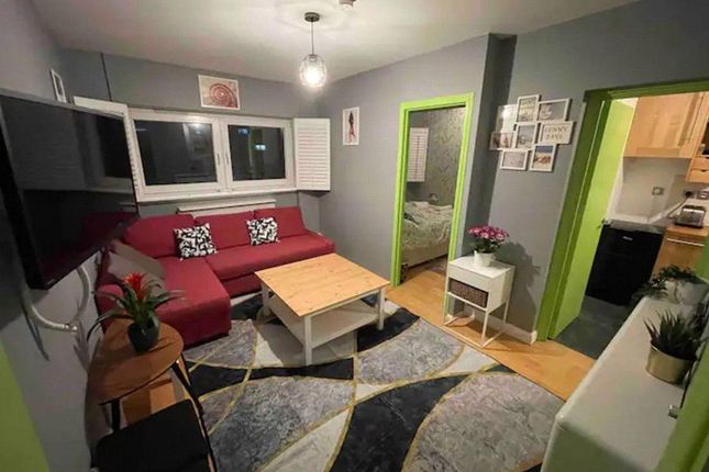 Flat 12,, Sharwood, London photo 2