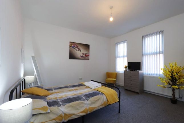 Town house to rent in Dovey Road, Moseley, Birmingham