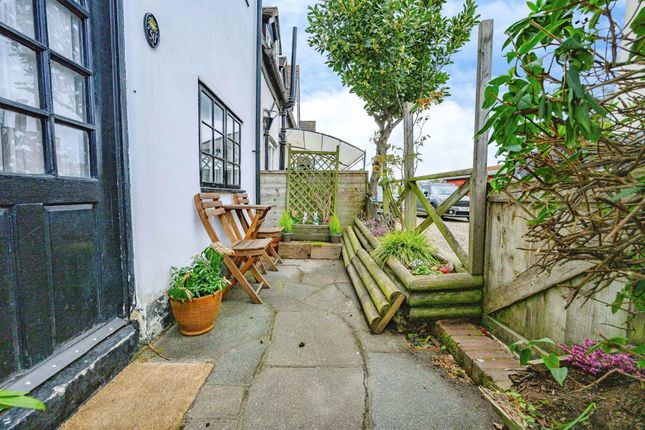 50, Lawn Lane, Hemel Hempstead photo 4