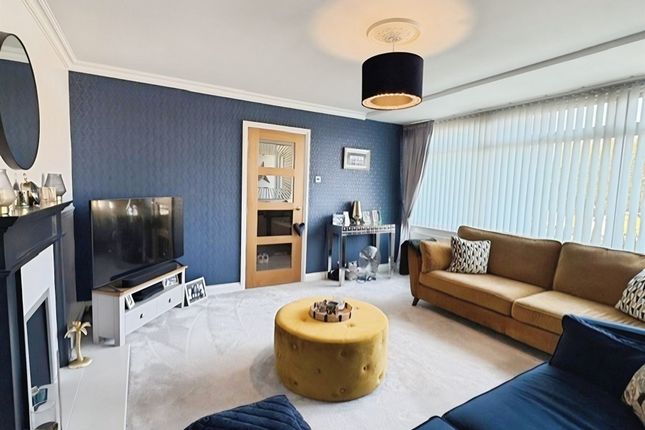 29, Radcliffe Drive, Ipswich photo 4