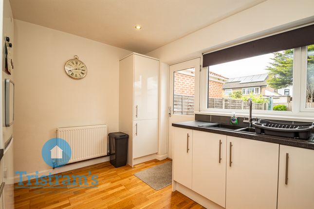 37, Latimer Drive, Nottingham photo 4