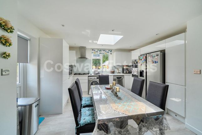 93, Rowlands Close, Mill Hill, NW7, London photo 4