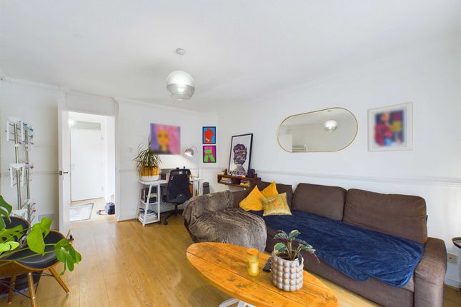 65, John Roll Way, Bermondsey photo 2