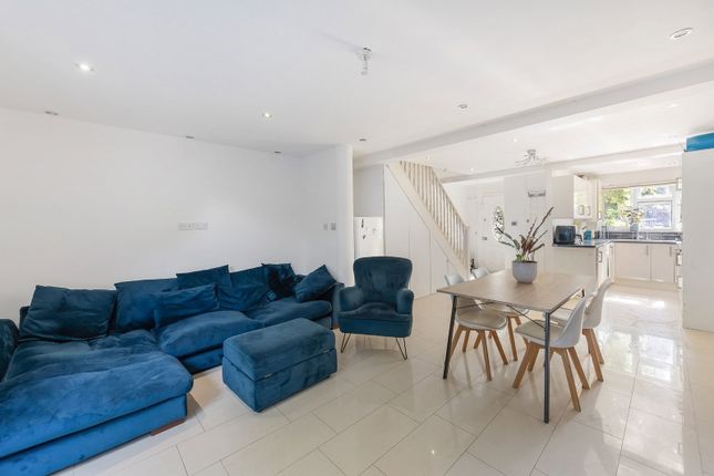 8, Acacia Road, London photo 4