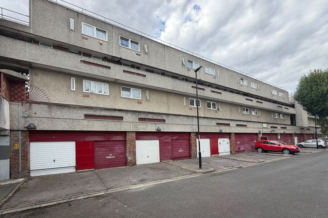 2-bed flat on Flat 15 Cobden Court, Byron Close, Greenwich, London, SE28 8AG, £140,000
