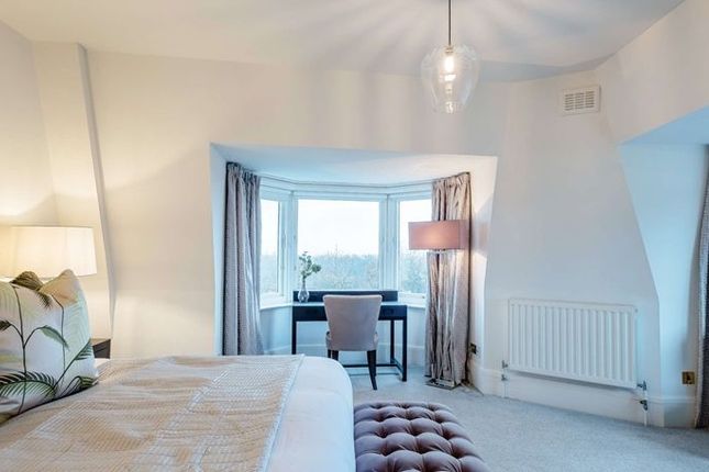 Flat to rent in Strathmore Court, Park Road, London